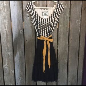 Effie’s Heart Petal Dress Sz L